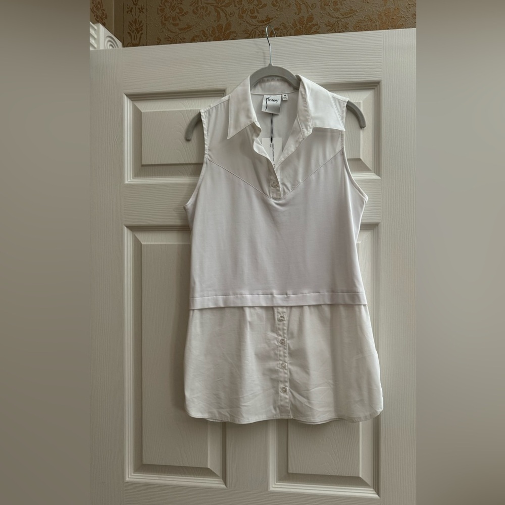 Super fun extended length sleeveless shirt, size M